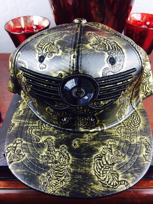 Image of Eye of the tiger 

snapback